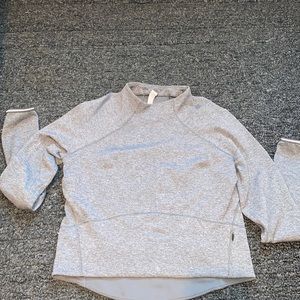 Cropped lululemon’s sweatshirt